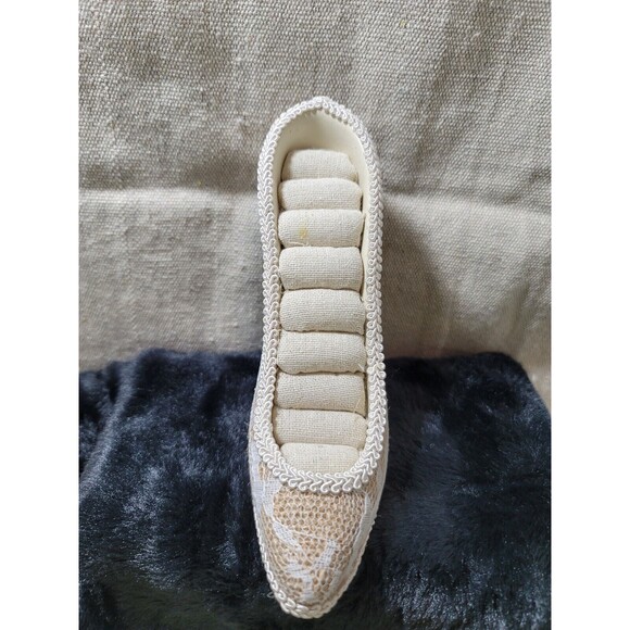 Vintage Look Lace Covered Ring Holder beige - Picture 4 of 8